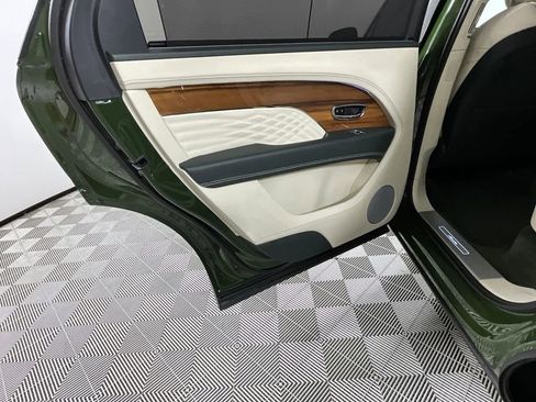 Used 2023 Bentley Bentayga Extended Wheelbase AWD/4WD image 26