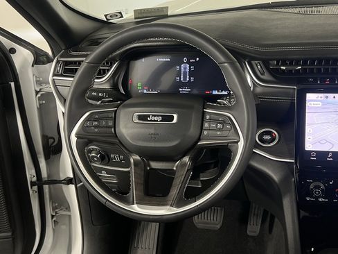 Certified 2024 Jeep Grand Cherokee Limited image 15