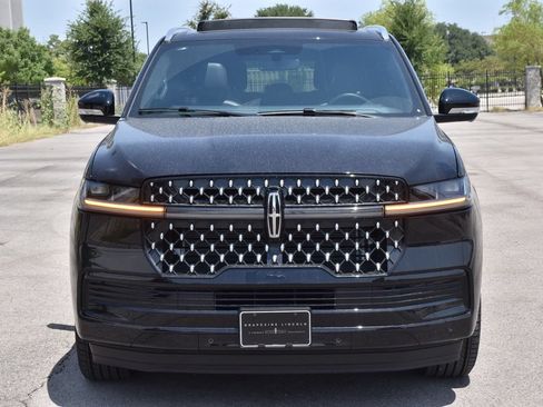 New 2027 Lincoln Navigator L Black Label AWD/4WD image 2