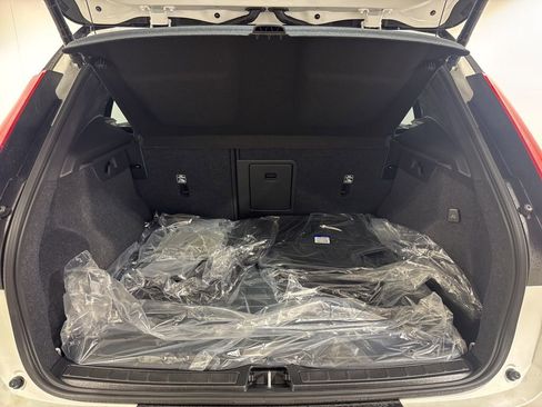 New 2026 Volvo XC40 B5 Ultra w/ Climate Package image 29