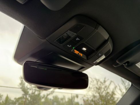 Certified 2023 Porsche 911 Carrera T w/ Sportdesign Package image 17