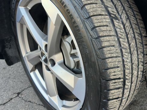 Used 2020 Audi Q5 2.0T Titanium Premium Plus w/ Premium Plus Package image 5