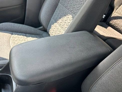 Used 2023 Chevrolet Equinox LT FWD image 34