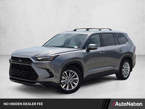 Used 2025 Toyota Grand Highlander AWD image 1