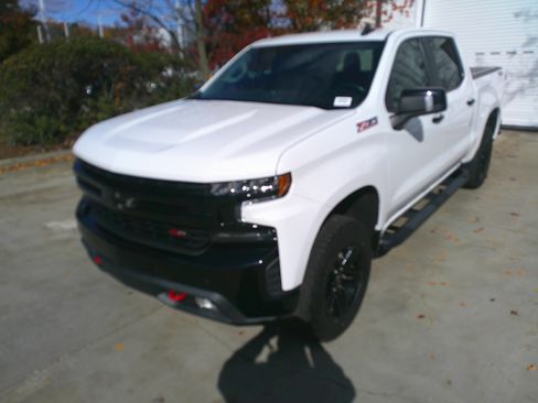 Used 2021 Chevrolet Silverado 1500 LT Trail Boss w/ Convenience Package II image 6