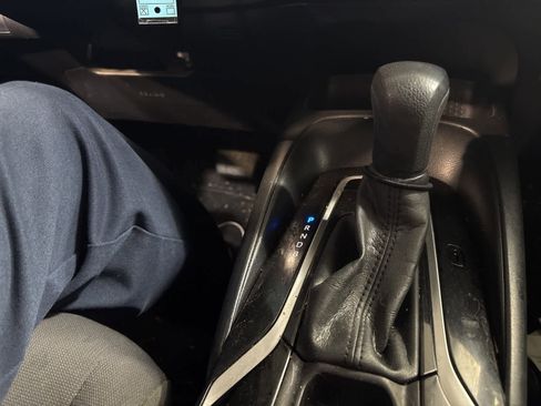 Used 2020 Toyota Corolla LE image 27