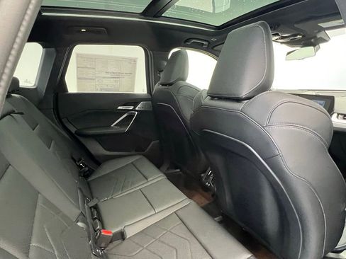 Used 2025 BMW X1 M35i w/ Premium Package image 9