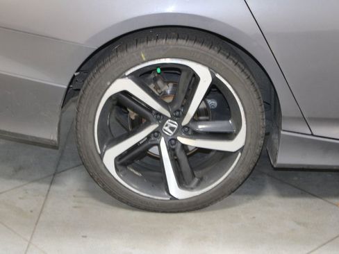 Used 2018 Honda Accord Sport image 12