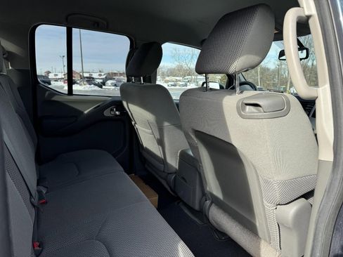 Used 2014 Nissan Frontier SV w/ SV Value Truck Package image 10