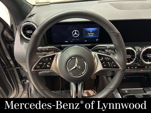 Used 2026 Mercedes-Benz GLA 250 4MATIC image 16