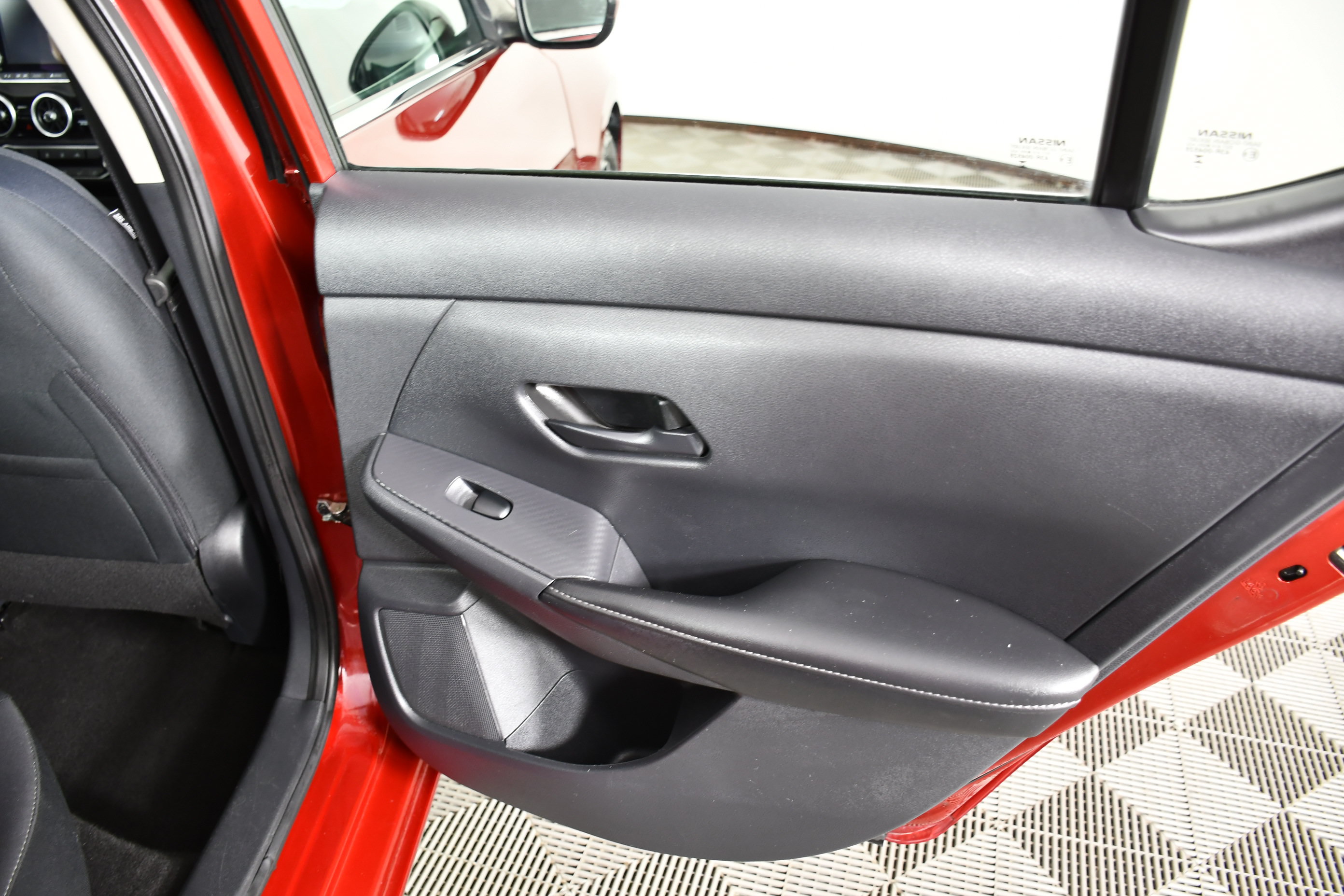 Used 2024 Nissan Sentra SV FWD image 40