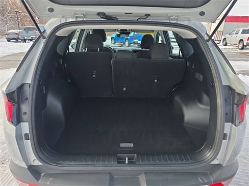 Used 2023 Hyundai Tucson SE image 25