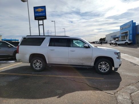 Used 2019 Chevrolet Suburban LT image 4