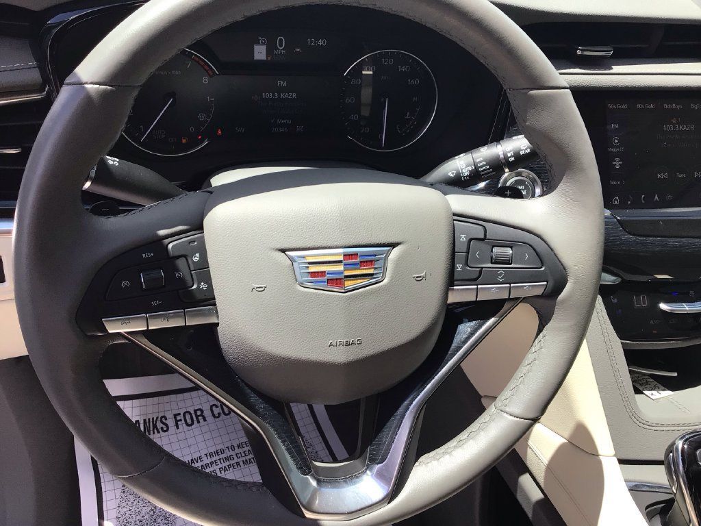 Used 2024 Cadillac XT6 Premium Luxury AWD/4WD image 17