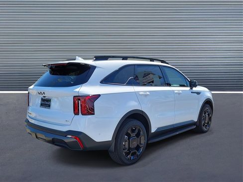 Used 2025 Kia Sorento SX Prestige w/ Olive Brown Leather Package image 3