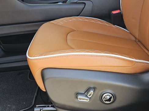 New 2026 Chrysler Pacifica Pinnacle image 25