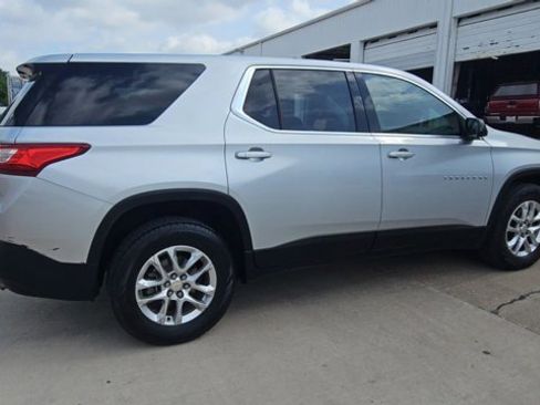 Used 2019 Chevrolet Traverse LS FWD image 8