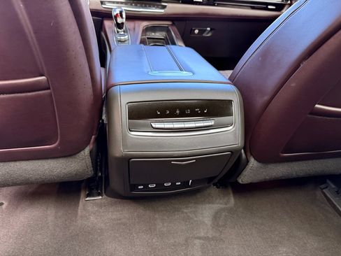 Used 2022 Cadillac Escalade Sport Platinum AWD/4WD image 37