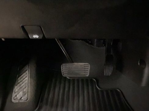 Used 2024 Chevrolet Silverado 1500 Custom image 31