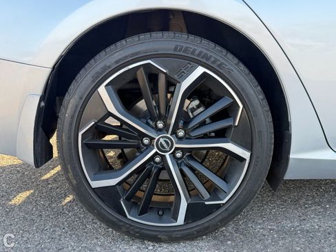 Used 2023 Nissan Altima 2.5 SR FWD image 6