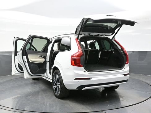 Used 2022 Volvo XC90 T8 R-Design image 36