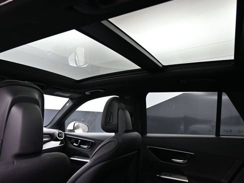 Used 2025 Mercedes-Benz GLC 300 4MATIC image 21