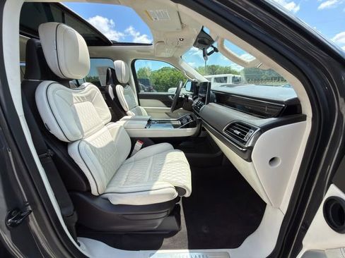 Used 2023 Lincoln Navigator Black Label AWD/4WD image 9