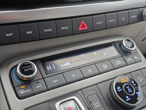 Used 2023 Hyundai Palisade Limited image 25