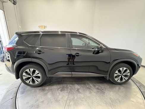 Used 2022 Nissan Rogue SV FWD image 14