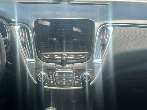 Used 2020 Chevrolet Malibu LT FWD image 13