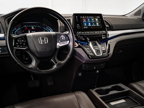 Used 2018 Honda Odyssey Elite image 4