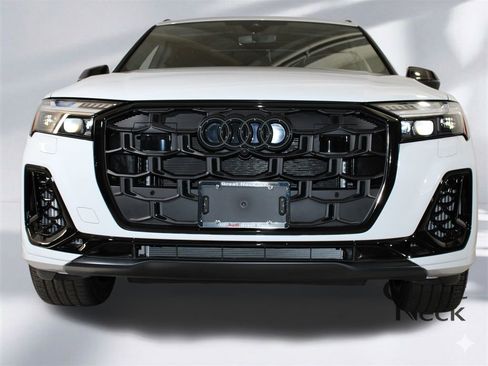 New 2026 Audi SQ7 Prestige image 23