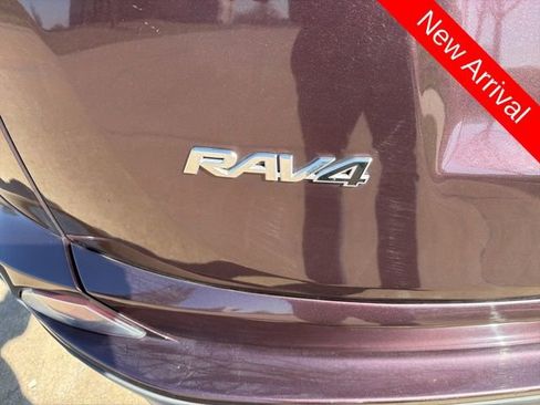 Used 2017 Toyota RAV4 XLE image 5