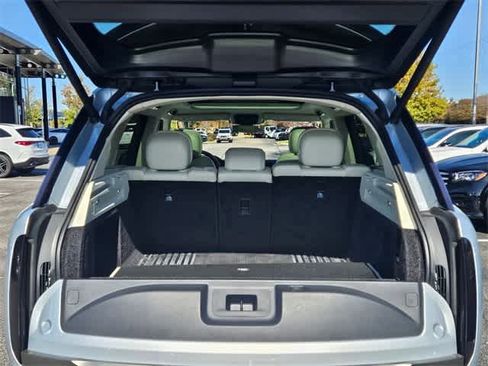 Used 2023 Land Rover Range Rover SE image 36