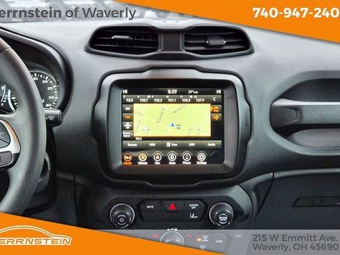 Used 2023 Jeep Renegade Latitude image 10