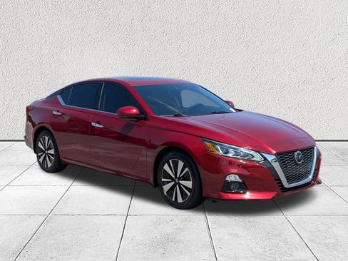 Used 2021 Nissan Altima 2.5 SL FWD image 1