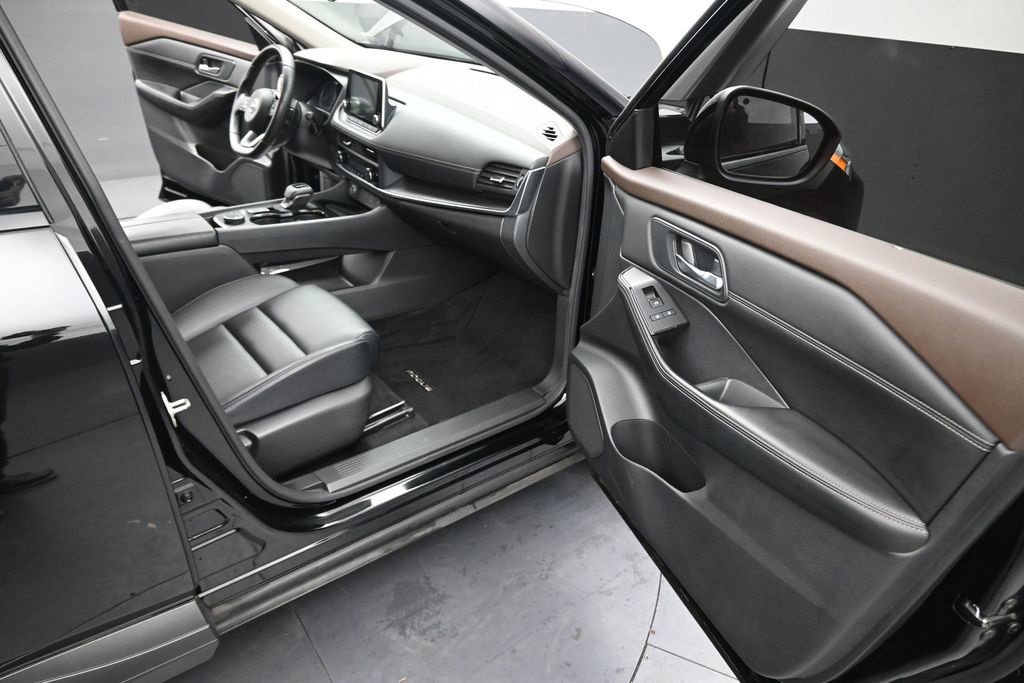 Certified 2023 Nissan Rogue SV w/ SV Premium B Package AWD/4WD image 19