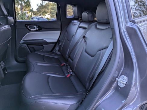 Used 2024 Jeep Compass Limited image 14