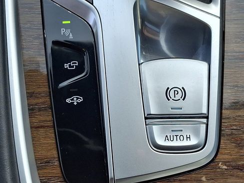 Used 2019 BMW 750i xDrive w/ Executive Package image 30