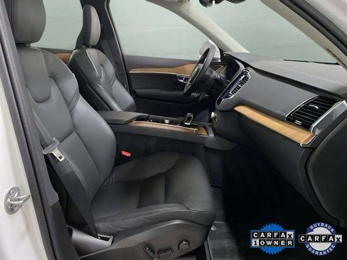 Used 2025 Volvo XC90 B6 Plus image 26