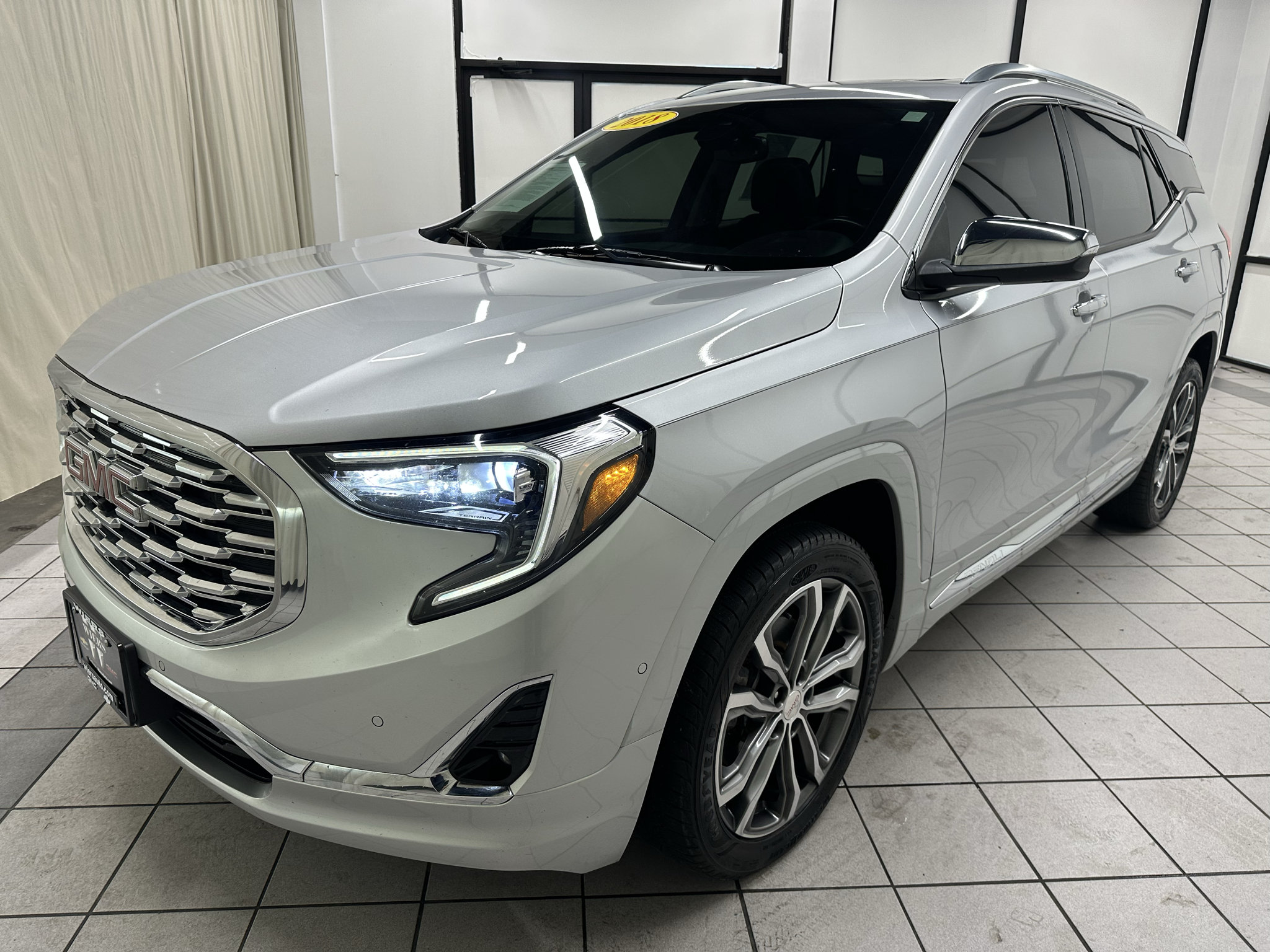 Used 2018 GMC Terrain Denali w/ Advanced Safety Package AWD/4WD image 13