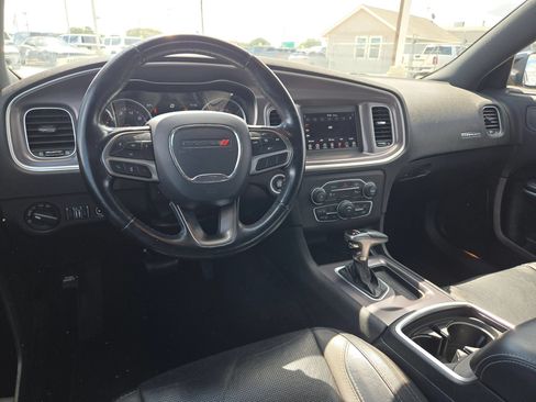 Used 2020 Dodge Charger SXT w/ Leather Interior Group RWD image 15