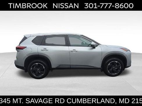 Certified 2025 Nissan Rogue SV AWD/4WD image 1