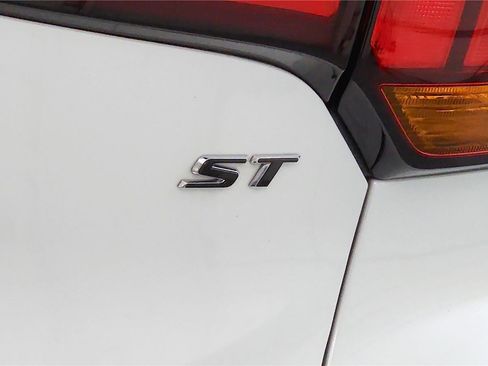 Used 2023 Buick Encore GX Select w/ Sport Touring Package image 30