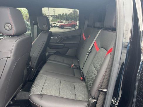 Used 2025 Chevrolet Colorado Z71 image 22