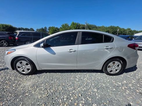 Used 2018 Kia Forte LX w/ LX Rear Camera Package FWD image 8
