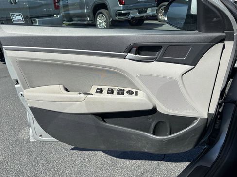 Used 2020 Hyundai Elantra SEL FWD image 3