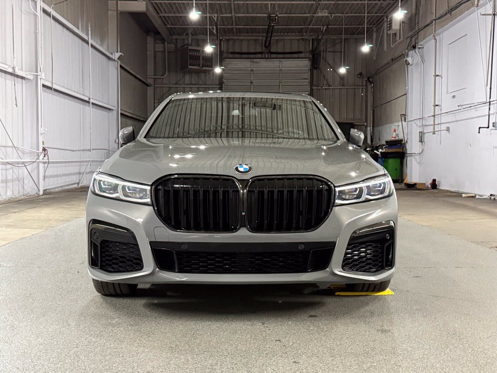 Used 2022 BMW 750i xDrive w/ Executive Package AWD/4WD image 2