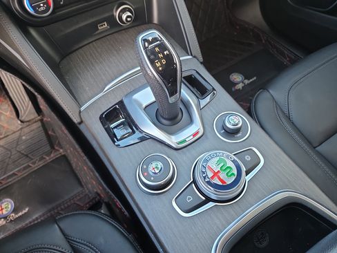 Used 2020 Alfa Romeo Stelvio Ti w/ Nero Edizione image 23