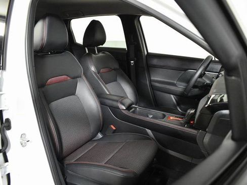 Certified 2025 Nissan Kicks SR w/ Illumination Package image 31